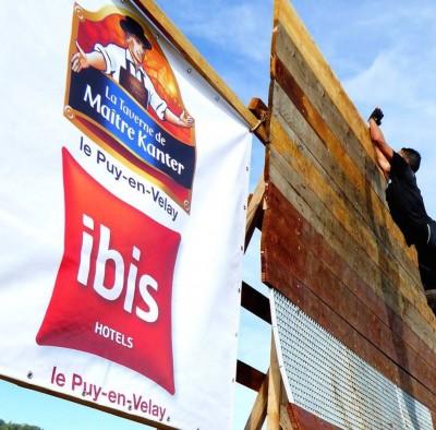 Affiches de sponsor sur l'Auvergnate Extrême