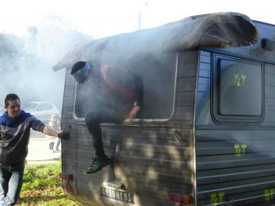 Le camping qui tourne mal ou la traversée de la caravane enfumée.